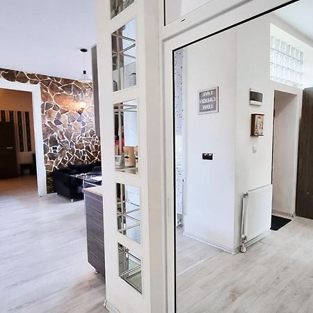 Simi Central Apartment Oradea Exterior photo