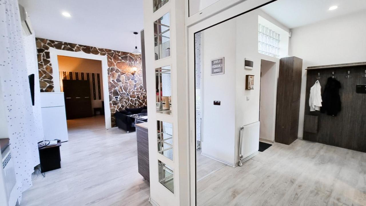 Simi Central Apartment Oradea Exterior photo